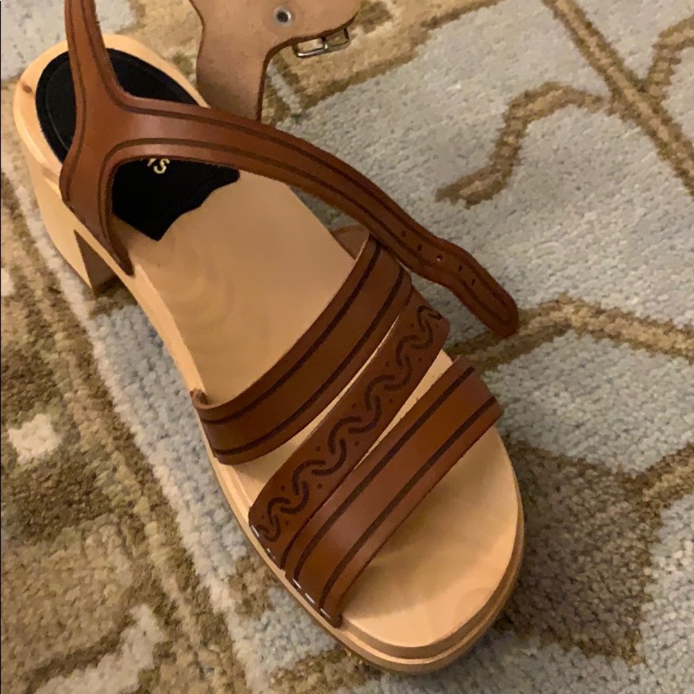 Adorable shoes! Never worn